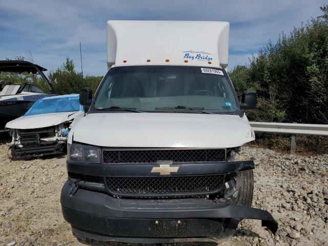 1GB0GRFG1J1282251 - 2018 CHEVROLET EXPRESS G3 WHITE photo 5