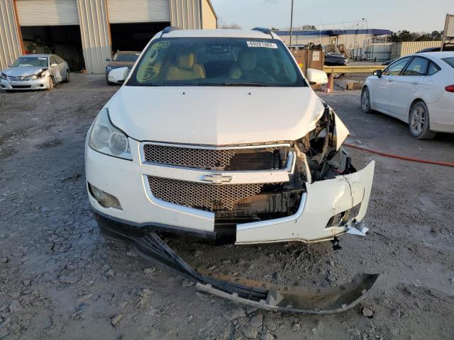 1GNKVLED6BJ322055 - 2011 CHEVROLET TRAVERSE LTZ WHITE photo 5