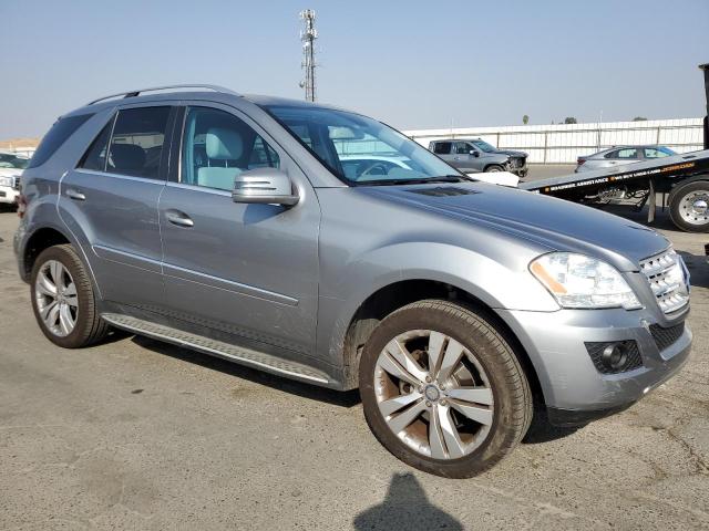 4JGBB8GB8BA685544 - 2011 MERCEDES-BENZ ML 350 4MATIC GRAY photo 4