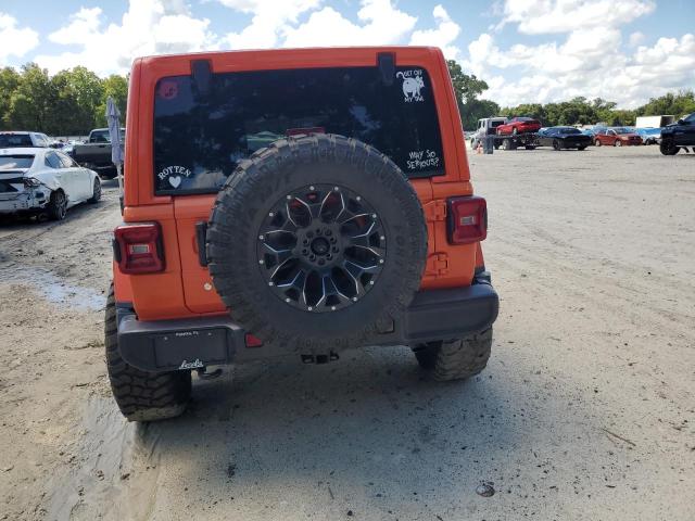 1C4HJXEG9JW231086 - 2018 JEEP WRANGLER U SAHARA ORANGE photo 6