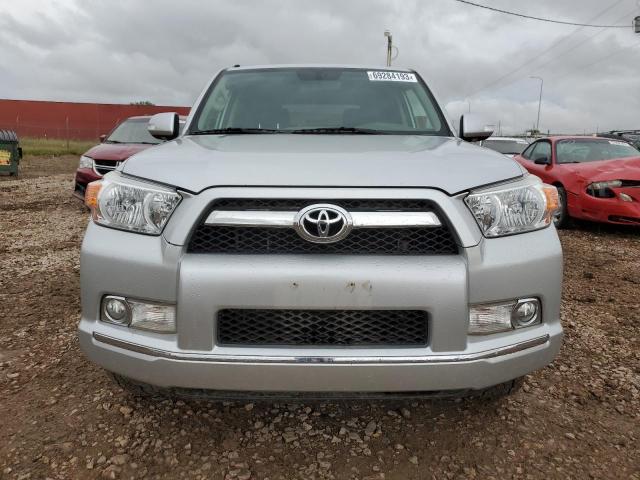 JTEBU5JRXA5027245 - 2010 TOYOTA 4RUNNER SR5 SILVER photo 5