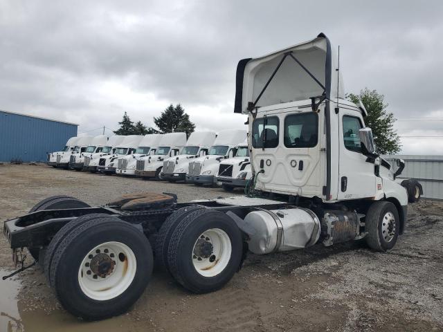 3AKJHLDR8KSKP9588 - 2019 FREIGHTLINER CASCADIA 1 WHITE photo 4