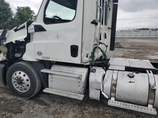 3AKJHLDR8KSKP9588 - 2019 FREIGHTLINER CASCADIA 1 WHITE photo 9