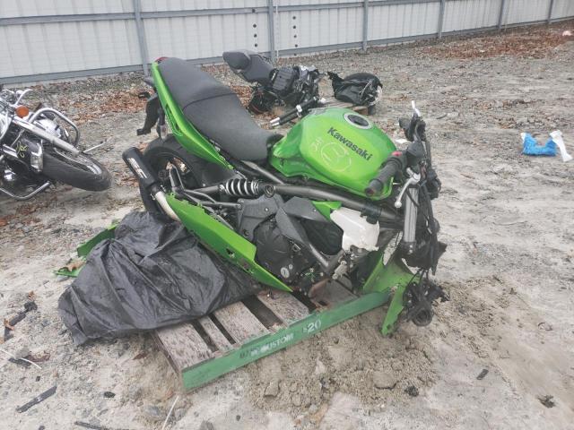 JKAEXEC10ADA49256 - 2010 KAWASAKI EX650 C 绿色 照片 1