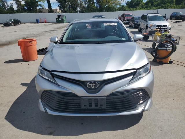 4T1B11HK2KU833064 - 2019 TOYOTA CAMRY L 银色 照片 5