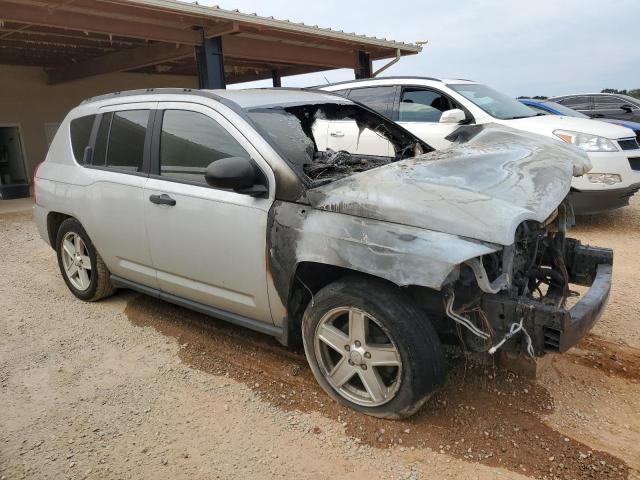 1J8FT47W47D101976 - 2007 JEEP COMPASS SILVER photo 4