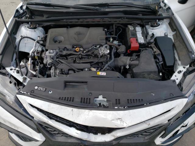 4T1G11AKXPU770416 - 2023 TOYOTA CAMRY SE NIGHT SHADE WHITE photo 11