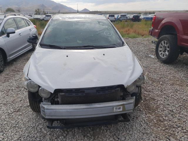 1G1JC5SB5D4257248 - 2013 CHEVROLET SONIC LT თეთრი ფოტო 5