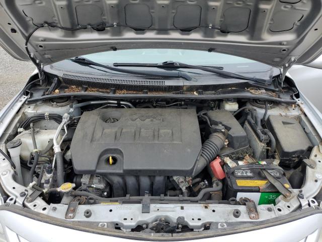 2T1BU4EE8DC956931 - 2013 TOYOTA COROLLA BASE Argent photo 11
