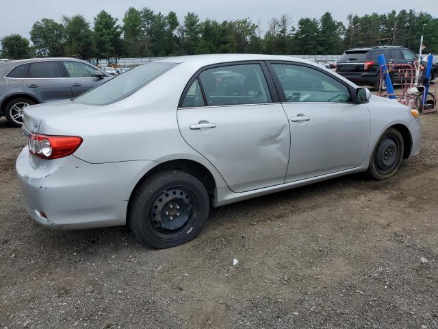2T1BU4EE8DC956931 - 2013 TOYOTA COROLLA BASE Argent photo 3