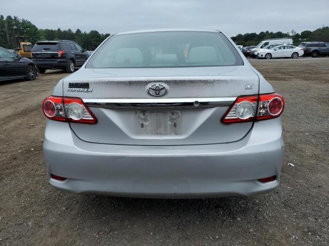 2T1BU4EE8DC956931 - 2013 TOYOTA COROLLA BASE Argent photo 6