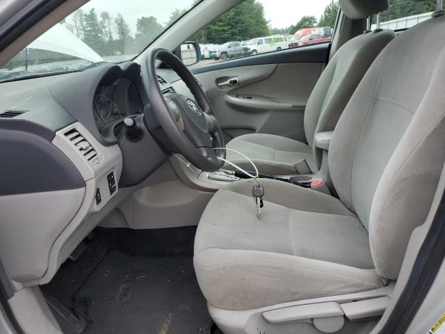 2T1BU4EE8DC956931 - 2013 TOYOTA COROLLA BASE Argent photo 7