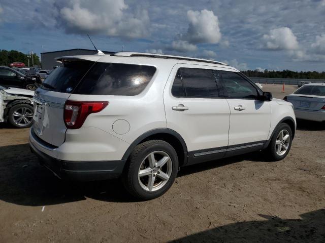 1FM5K7D85JGB62672 - 2018 FORD EXPLORER XLT WHITE photo 3