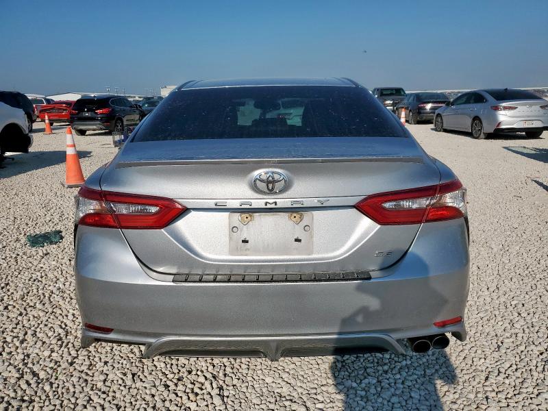 4T1B11HK3JU671427 - 2018 TOYOTA CAMRY L SILVER photo 6