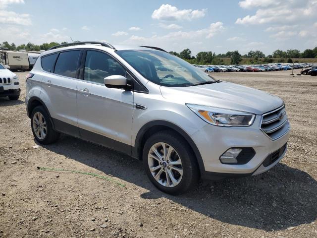 1FMCU9GD4JUC88528 - 2018 FORD ESCAPE SE Күміс фото 4