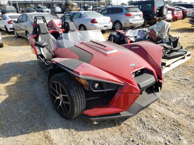 57XAAPFA9J8127852 - 2018 POLARIS SLINGSHOT SL RED photo 1