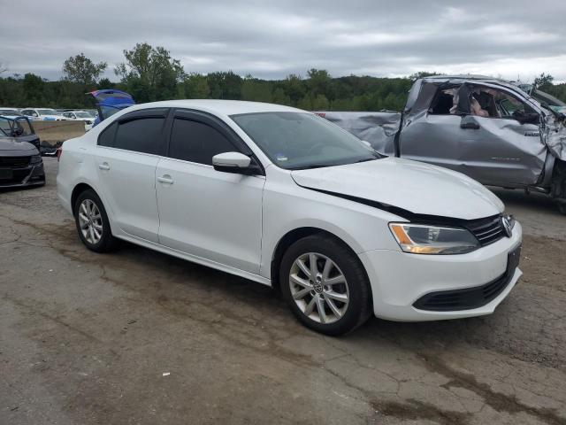 3VWD17AJ4EM421185 - 2014 VOLKSWAGEN JETTA SE WHITE photo 4