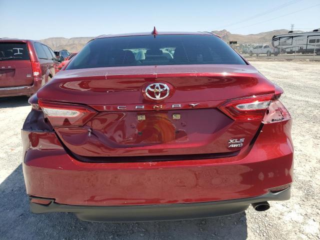 4T1F11BK7LU017673 - 2020 TOYOTA CAMRY XLE RED photo 6