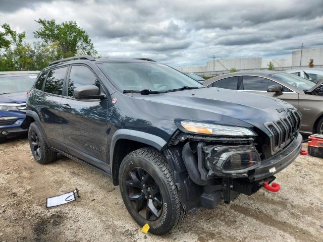 1C4PJMBS2HW637062 - 2017 JEEP CHEROKEE TRAILHAWK BLACK photo 4
