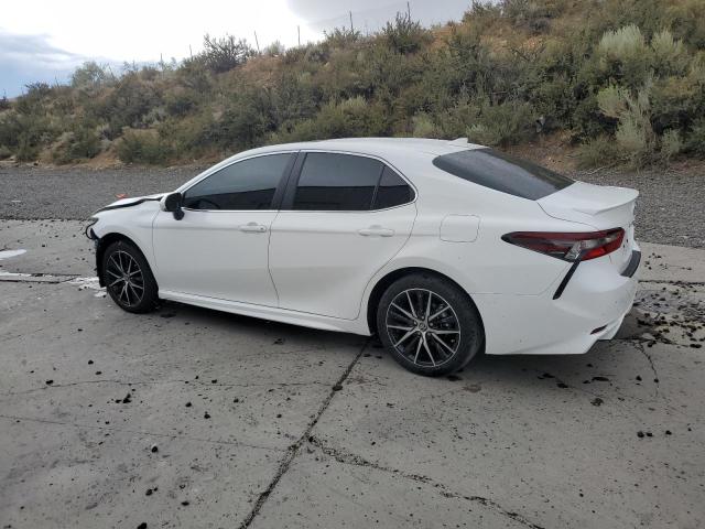 4T1S11BK8RU119359 - 2024 TOYOTA CAMRY SE NIGHT SHADE WHITE photo 2