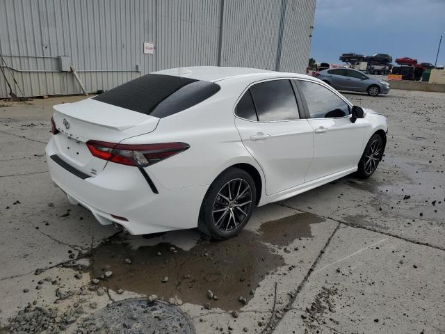 4T1S11BK8RU119359 - 2024 TOYOTA CAMRY SE NIGHT SHADE WHITE photo 3