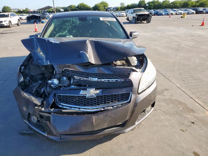 1G11E5SA2DF309845 - 2013 CHEVROLET MALIBU 2LT ნაცრისფერი ფოტო 5