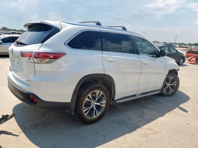 5TDKKRFHXGS176632 - 2016 TOYOTA HIGHLANDER XLE WHITE photo 3