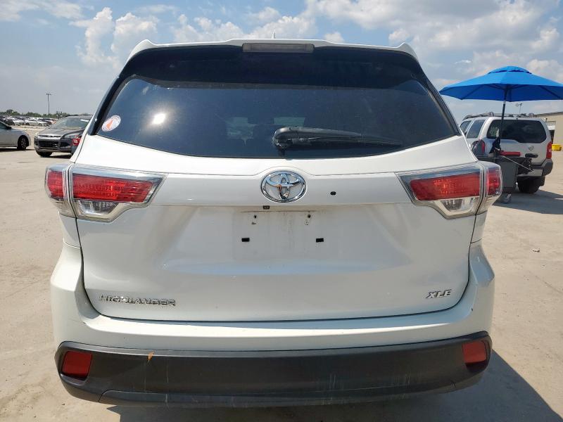 5TDKKRFHXGS176632 - 2016 TOYOTA HIGHLANDER XLE WHITE photo 6