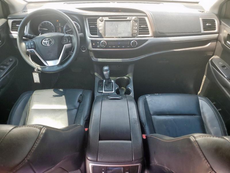 5TDKKRFHXGS176632 - 2016 TOYOTA HIGHLANDER XLE WHITE photo 8