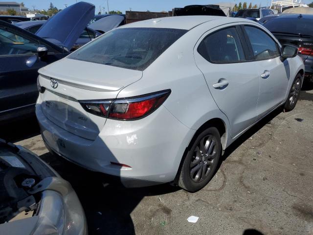 3MYDLBYV3KY508932 - 2019 TOYOTA YARIS L WHITE photo 3