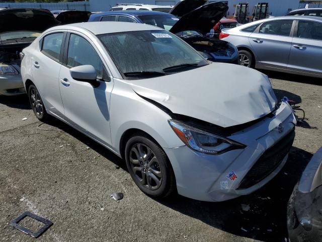 3MYDLBYV3KY508932 - 2019 TOYOTA YARIS L WHITE photo 4