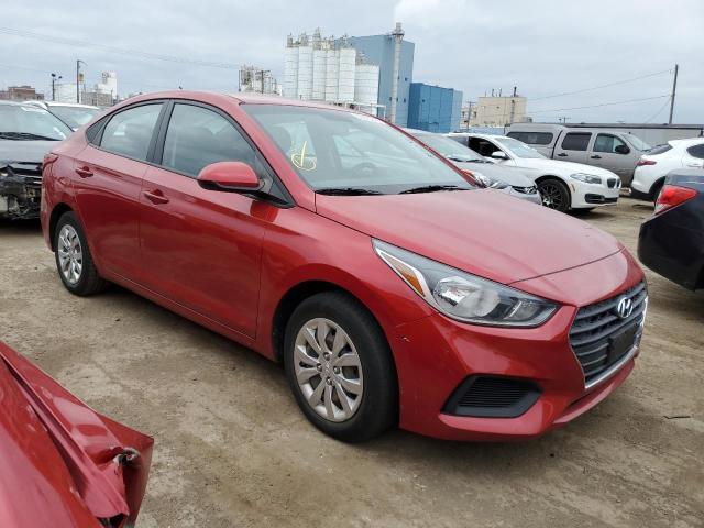 3KPC24A39JE022062 - 2018 HYUNDAI ACCENT SE RED photo 4