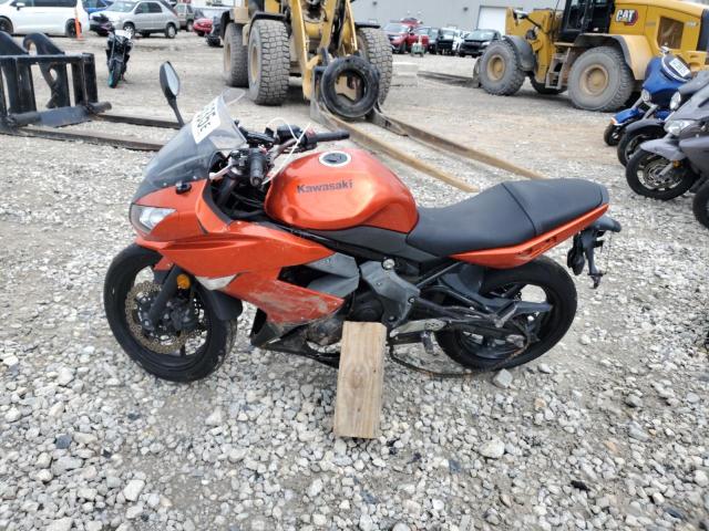 JKAEXEC14BDA69415 - 2011 KAWASAKI EX650 C ORANGE photo 3