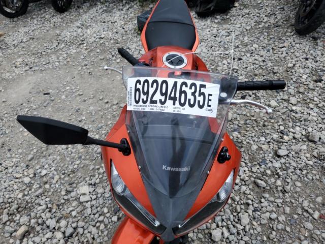 JKAEXEC14BDA69415 - 2011 KAWASAKI EX650 C ORANGE photo 5