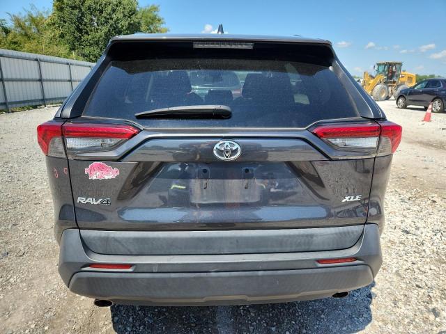 2T3W1RFV6KC012426 - 2019 TOYOTA RAV4 XLE Темно-сірий фото 6