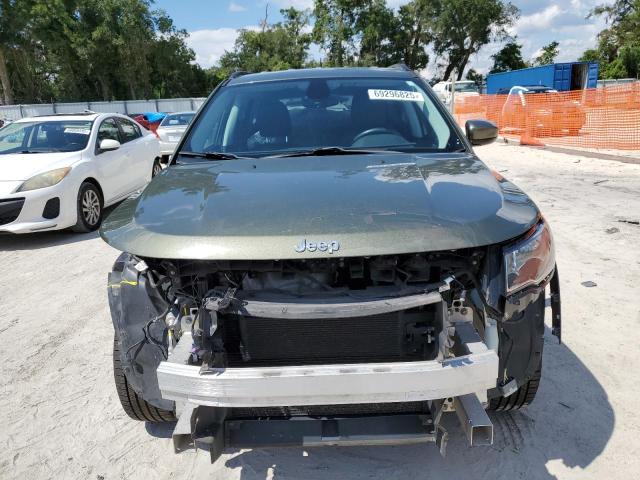 3C4NJDBB3JT281479 - 2018 JEEP COMPASS LATITUDE Зелений фото 5