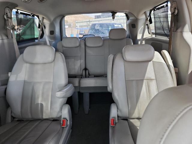 2A4RR5DX4AR207090 - 2010 CHRYSLER TOWN & COU TOURING Silber Foto 10