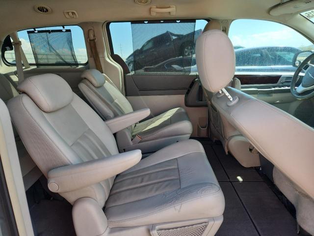 2A4RR5DX4AR207090 - 2010 CHRYSLER TOWN & COU TOURING Silber Foto 11