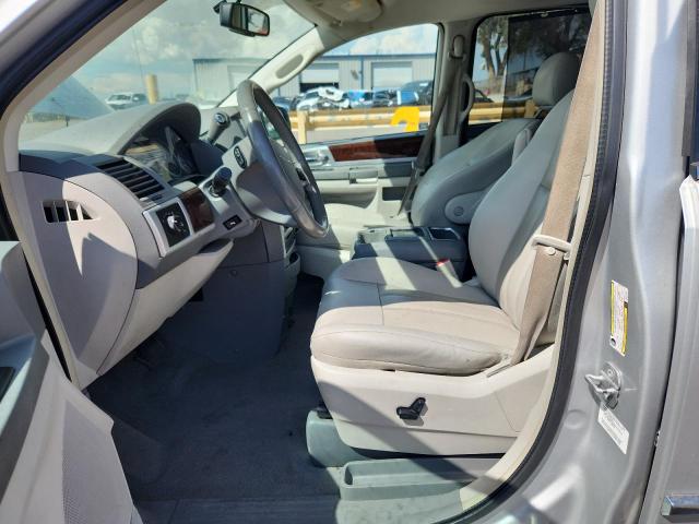 2A4RR5DX4AR207090 - 2010 CHRYSLER TOWN & COU TOURING Silber Foto 7