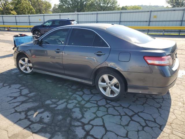 4T1BF3EKXBU752198 - 2011 TOYOTA CAMRY BASE GRAY photo 2