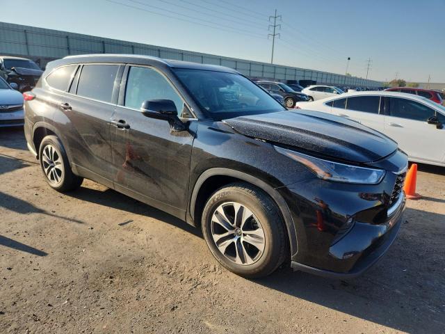 5TDGZRAH9MS516762 - 2021 TOYOTA HIGHLANDER XLE შავი ფოტო 4