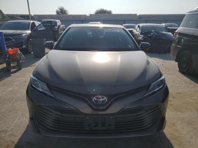 4T1B31HKXJU502113 - 2018 TOYOTA CAMRY LE 棕色 照片 5