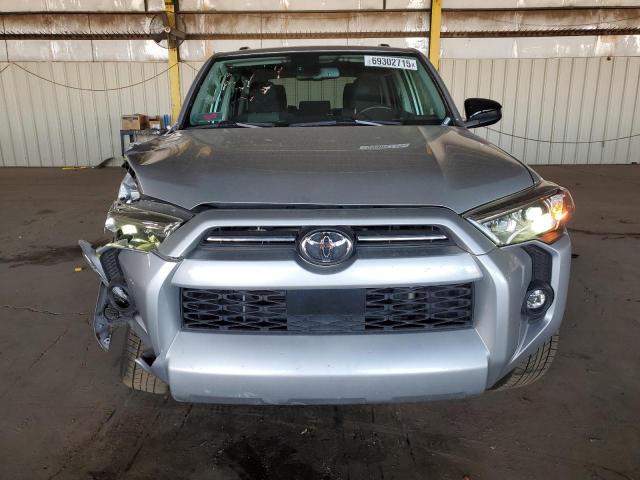 JTEEU5JR0P5282296 - 2023 TOYOTA 4RUNNER SR5 银色 照片 5