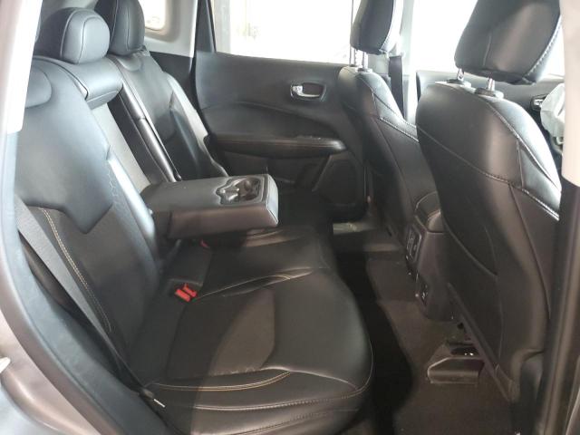 3C4NJCBB5JT488482 - 2018 JEEP COMPASS LATITUDE Күміс фото 11