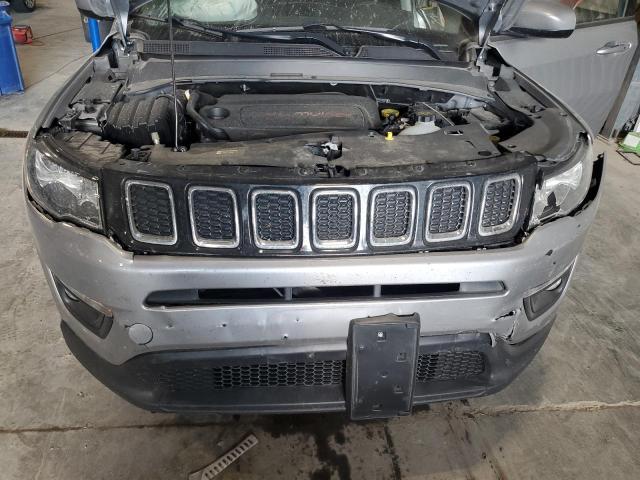 3C4NJCBB5JT488482 - 2018 JEEP COMPASS LATITUDE Күміс фото 12