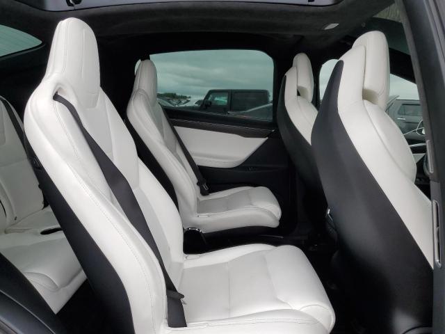 5YJXCBE27HF049382 - 2017 TESL MODEL X WHITE photo 11