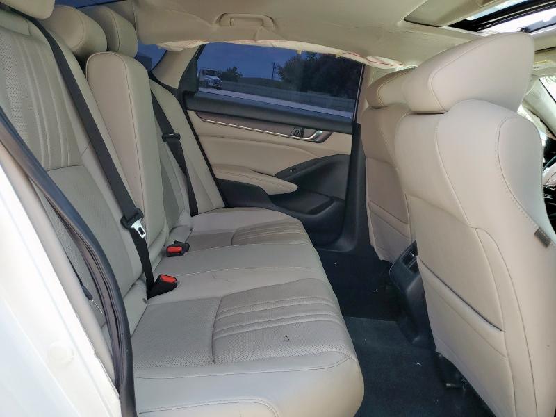 1HGCV1F5XKA018415 - 2019 HONDA ACCORD EXL WHITE photo 10