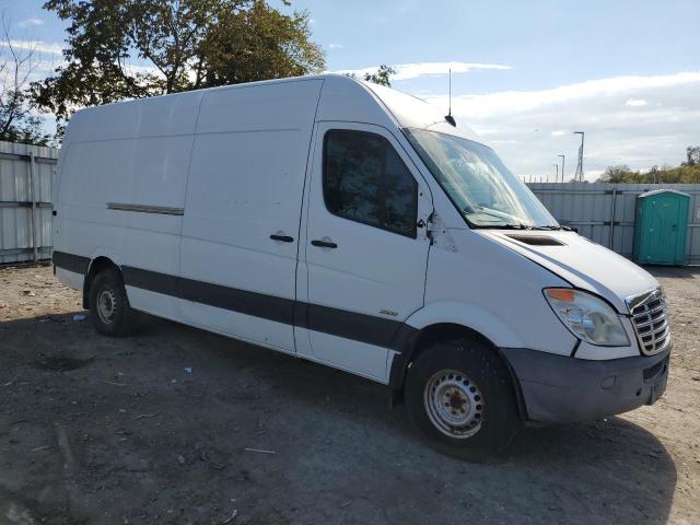 WDYPE8CC1B5511151 - 2011 FREIGHTLINER SPRINTER 2500 WHITE photo 4