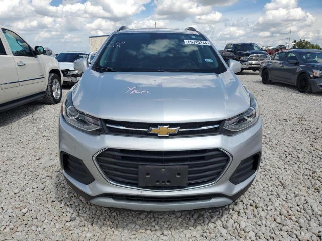 KL7CJLSB2JB690332 - 2018 CHEVROLET TRAX 1LT SILVER photo 5