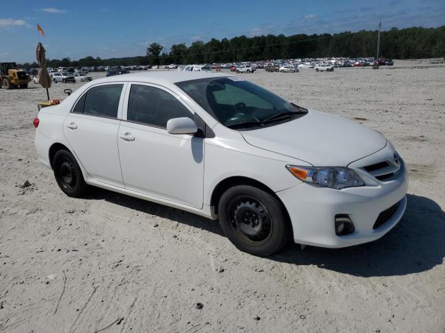 5YFBU4EE3DP194754 - 2013 TOYOTA COROLLA BASE WHITE photo 4
